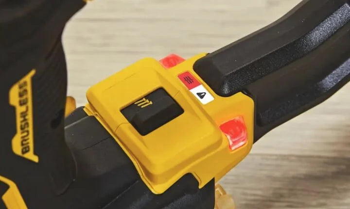 DEWALT 20V MAX XR 16 Gauge Straight Finish Nailer (Bare Tool)