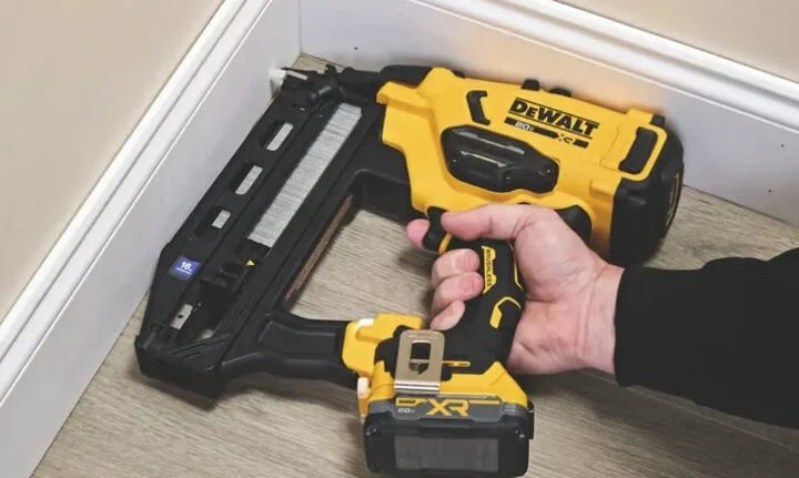DEWALT 20V MAX XR 16 Gauge Straight Finish Nailer (Bare Tool)