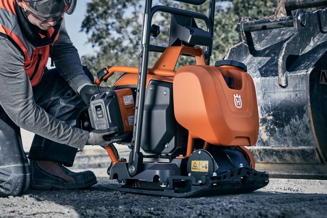 Husqvarna Construction LF 75 PACE Cordless Forward Plate Compactor