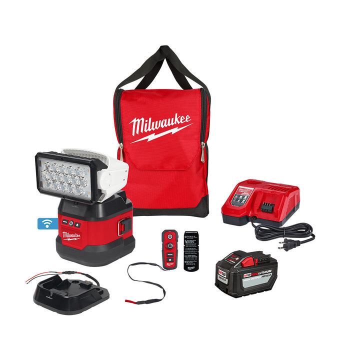Luz de búsqueda con control remoto utilitario MILWAUKEE M18™ con kit de base portátil