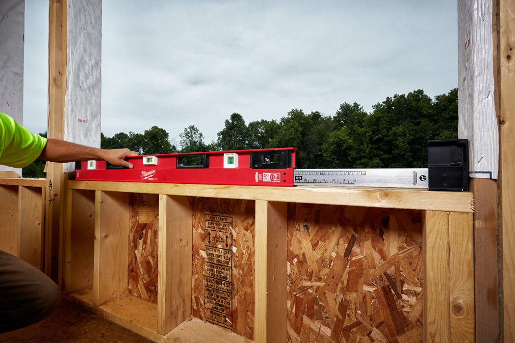MILWAUKEE 48" - 78" REDSTICK™ Magnetic Expandable Level