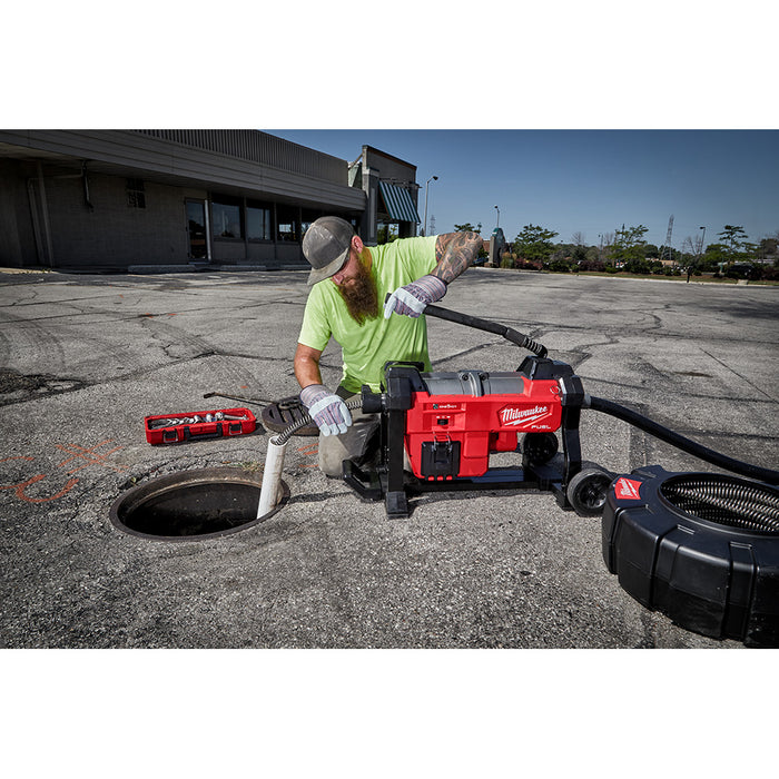 Máquina seccional de alcantarillado MILWAUKEE M18 FUEL™ con kit CABLE-DRIVE™