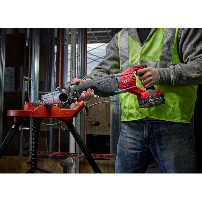 Sierra alternativa MILWAUKEE M18™ SAWZALL® (solo herramienta)