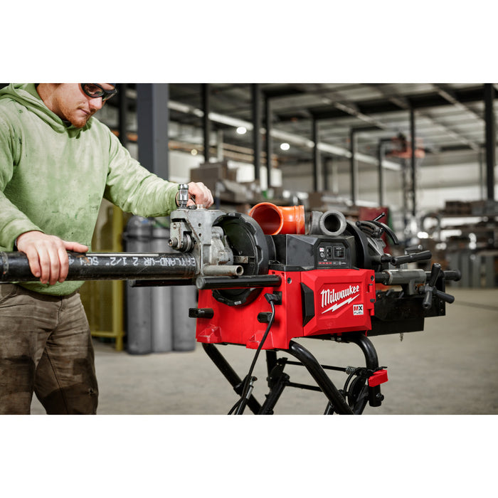 MILWAUKEE MX FUEL™ Pipe Threading Machine + 48-22-8690 Vice FREE