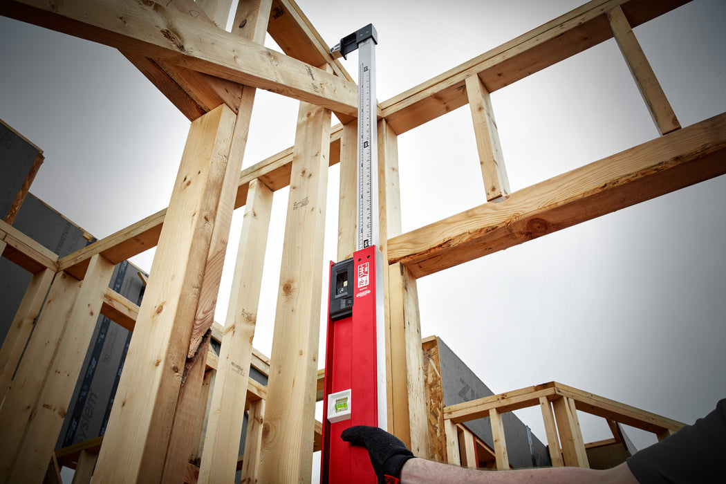 MILWAUKEE Nivel expandible REDSTICK™ de 6.5' - 12'