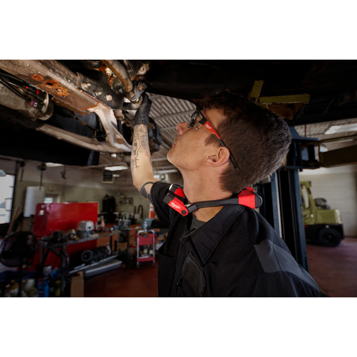 MILWAUKEE REDLITHIUM™ USB 400L Neck Light