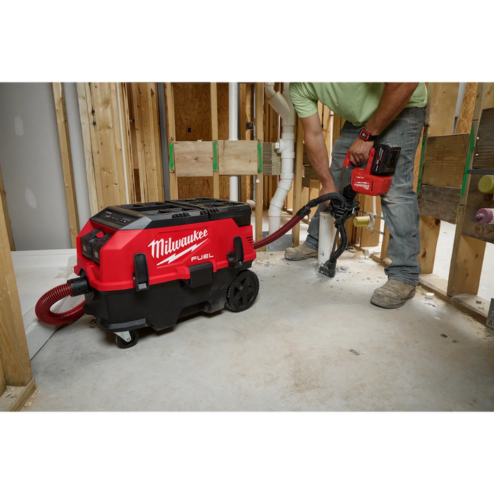 MILWAUKEE 0888-20 M18 FUEL™ 9 Gallon Dual Battery Dust Extractor w/ PACKOUT™ Compatibility and VACLINK™