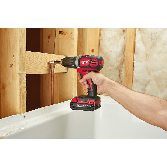 Kit de taladro atornillador compacto MILWAUKEE M18™ de 1/2"
