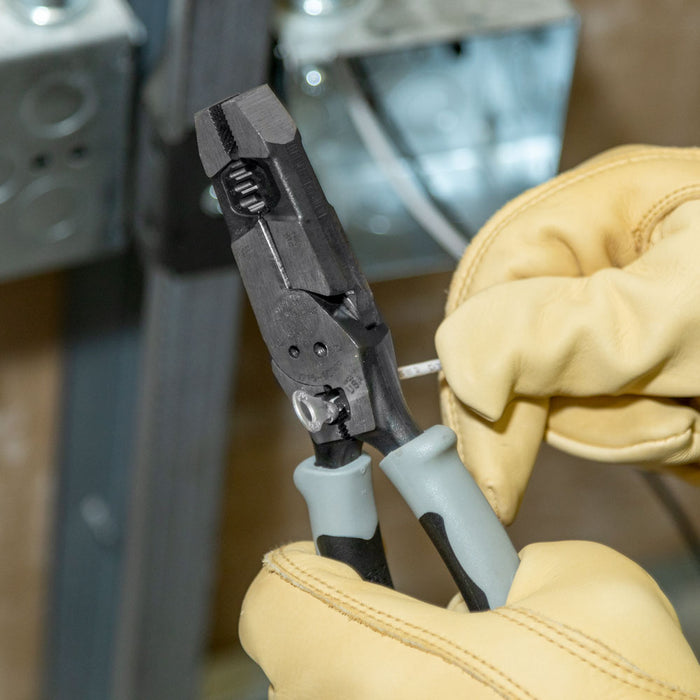 KLEIN TOOLS Alicates híbridos con extractor de cinta pasacables y pelacables con engarzadora