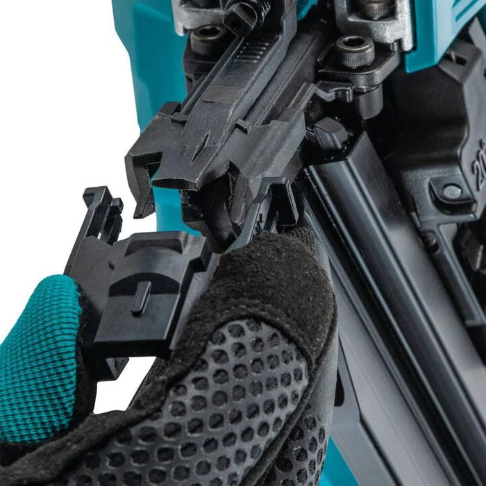 Makita 18V LXT Lithium-Ion Cordless 30 Degree Clipped Head 3-1/2 Inch Framing Nailer (Bare Tool)