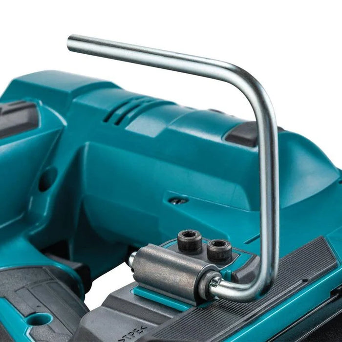 Makita 18V LXT Lithium-Ion Cordless 30 Degree Clipped Head 3-1/2 Inch Framing Nailer (Bare Tool)