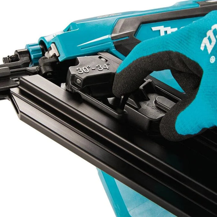 Makita 18V LXT Lithium-Ion Cordless 30 Degree Clipped Head 3-1/2 Inch Framing Nailer (Bare Tool)