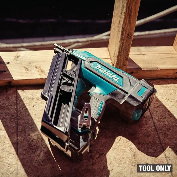 Makita 18V LXT Lithium-Ion Cordless 30 Degree Clipped Head 3-1/2 Inch Framing Nailer (Bare Tool)