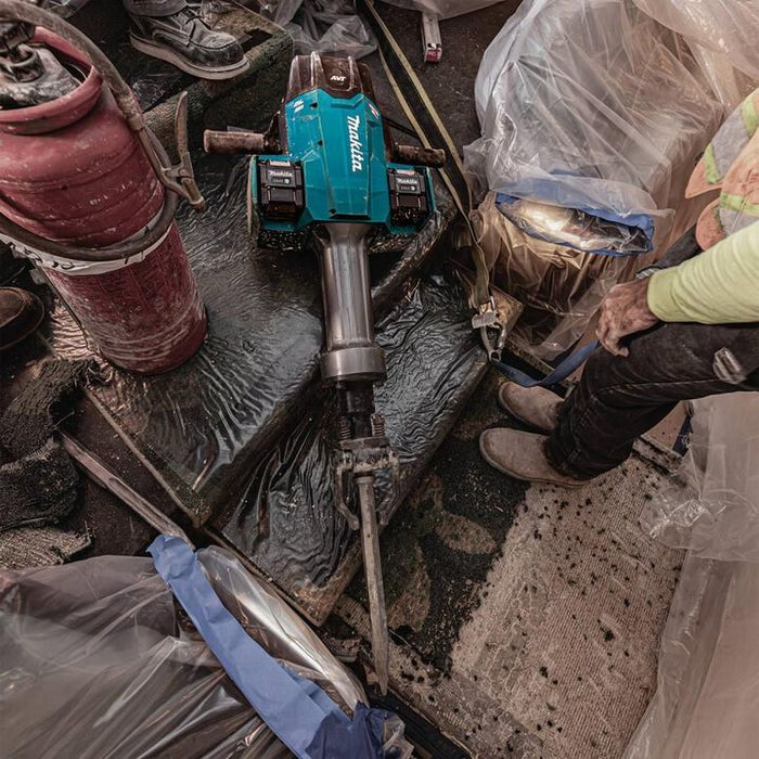 Makita 80V max (40V max X2) XGT Brushless 70 lb. 1-1/8 Inch Hex AVT Breaker Hammer 8 Ah Kit, AWS Capable with 4 Batteries