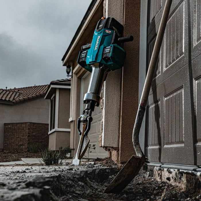 Makita 80V max (40V max X2) XGT Brushless 70 lb. 1-1/8 Inch Hex AVT Breaker Hammer 8 Ah Kit, AWS Capable with 4 Batteries