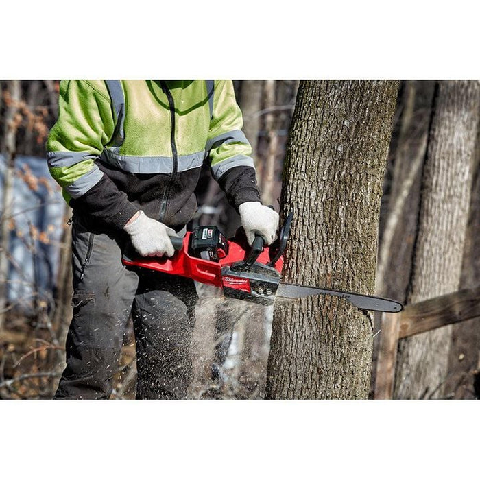 Milwaukee M18 FUEL 16" Chainsaw Bundle