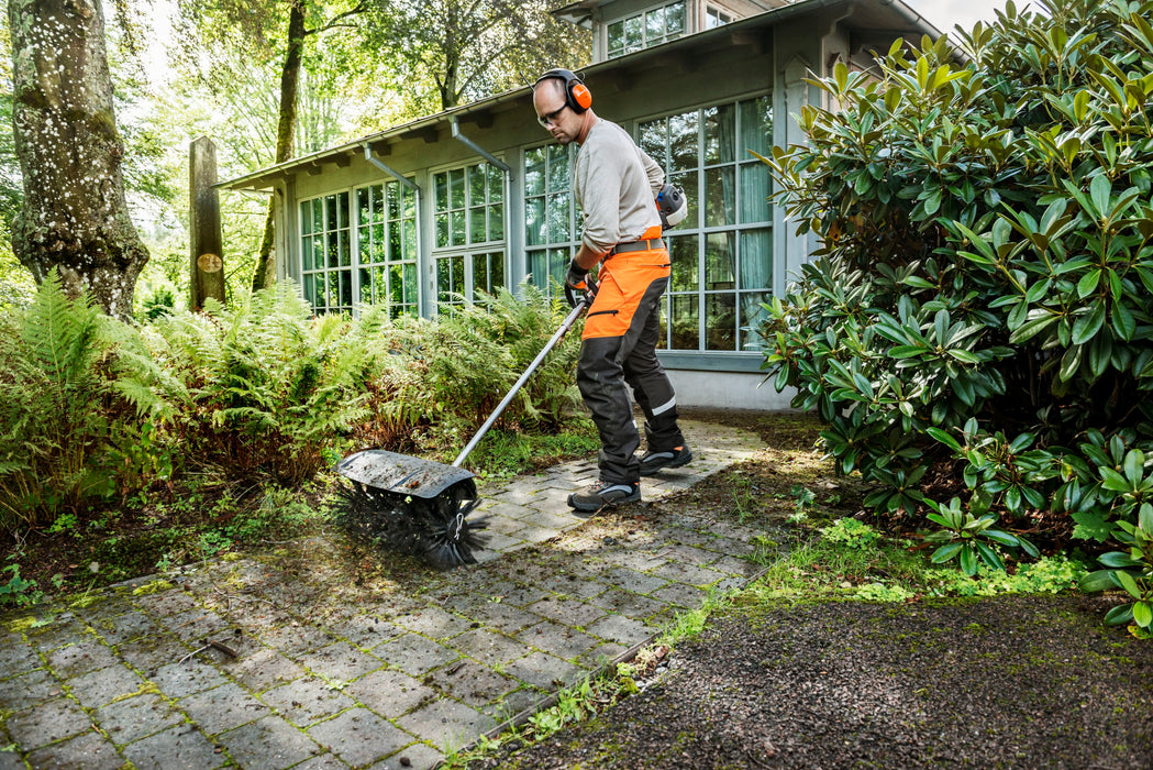 HUSQVARNA BR600 Bristle Brush Attachment