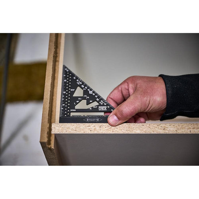Escuadra con moldura STILETTO de 4-1/2"