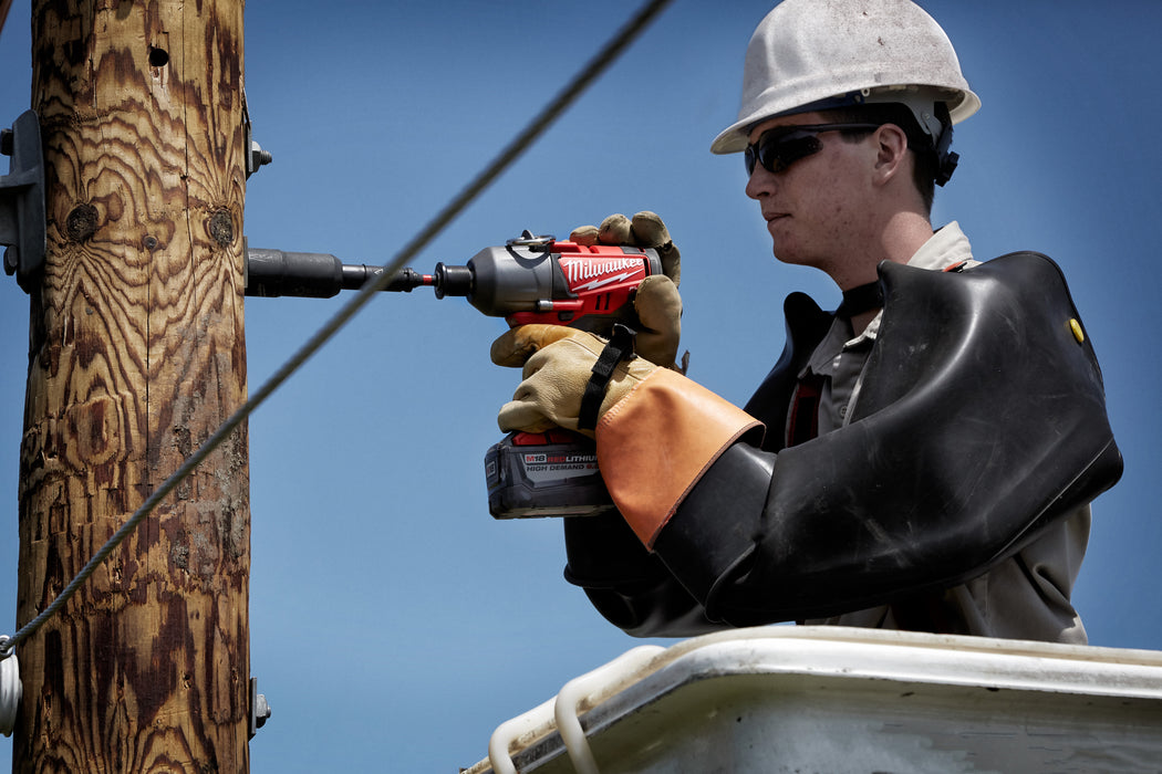 ENCHUFE DE DISTRIBUCIÓN 3 EN 1 DE MILWAUKEE SHOCKWAVE LINEMAN